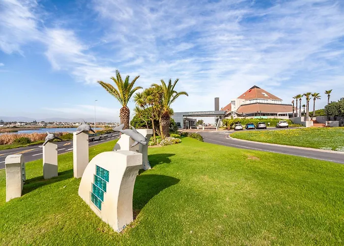 Luxury Private Beachfront 2 Bedroom Dolphin Apartment, Blouberg, Cape Town