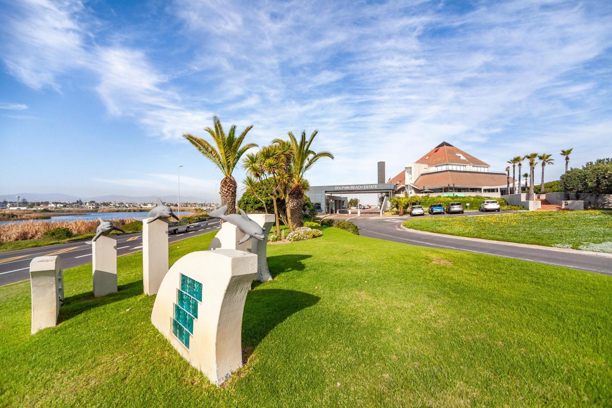 Apartment Luxury Private Beachfront 2 Bedroom Dolphin Apartment, Blouberg, Cape Town Bloubergstrand