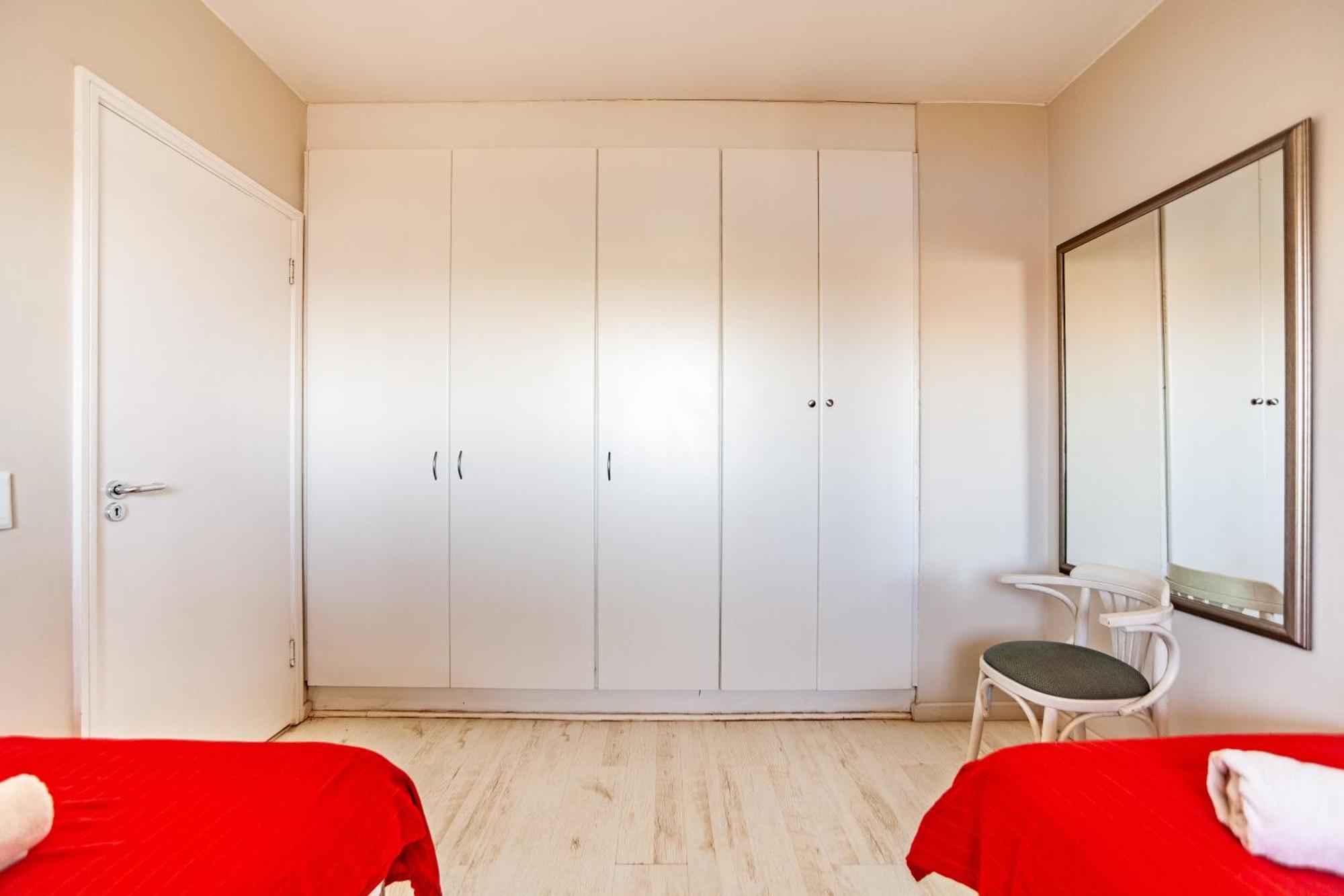 Luxury Private Beachfront 2 Bedroom Dolphin Apartment, Blouberg, Cape Town Bloubergstrand