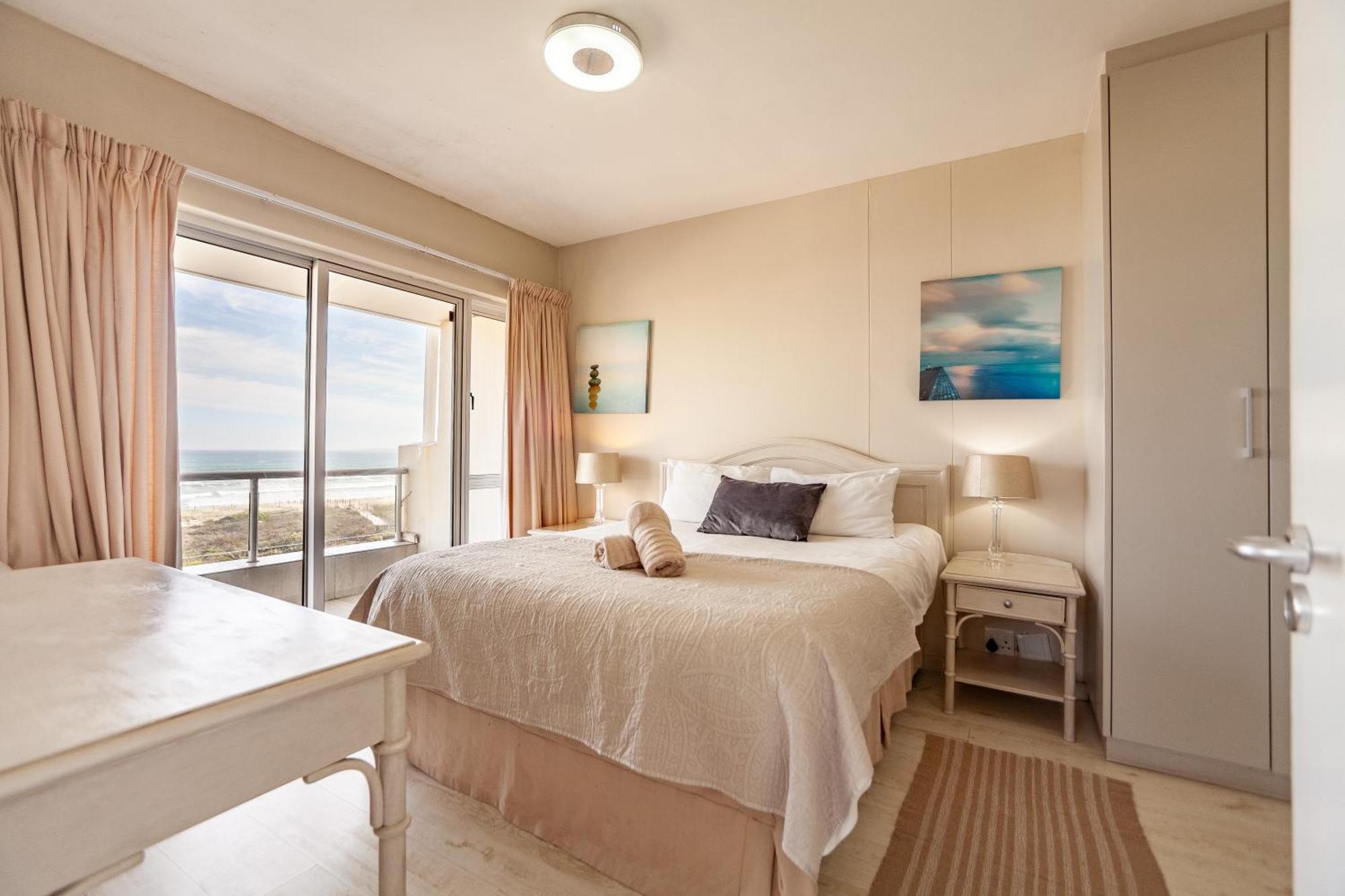 Apartment Luxury Private Beachfront 2 Bedroom Dolphin Apartment, Blouberg, Cape Town *