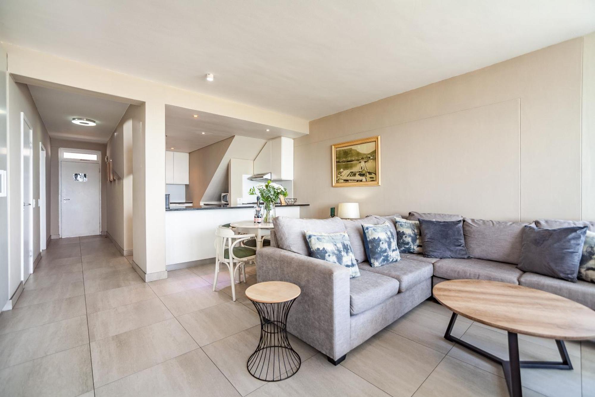 Luxury Private Beachfront 2 Bedroom Dolphin Apartment, Blouberg, Cape Town *